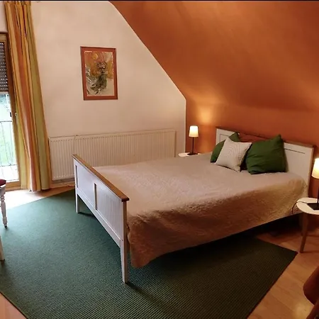Bed & Breakfast Orangerie Gehaichnishof 7born