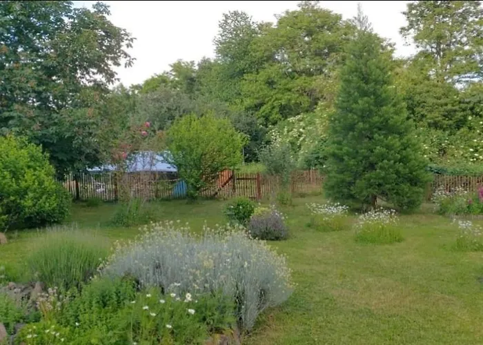 לינה וארוחת בוקר Orangerie Gehaichnishof 7born Maring-Noviand