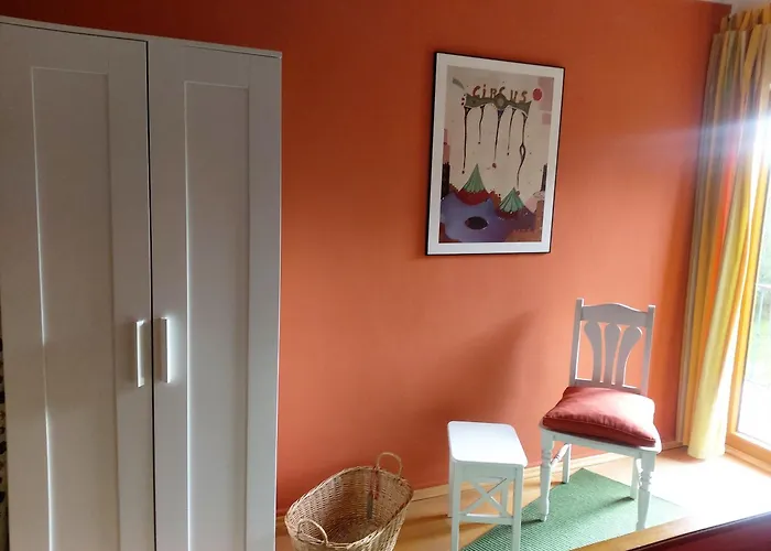 לינה וארוחת בוקר Orangerie Gehaichnishof 7born